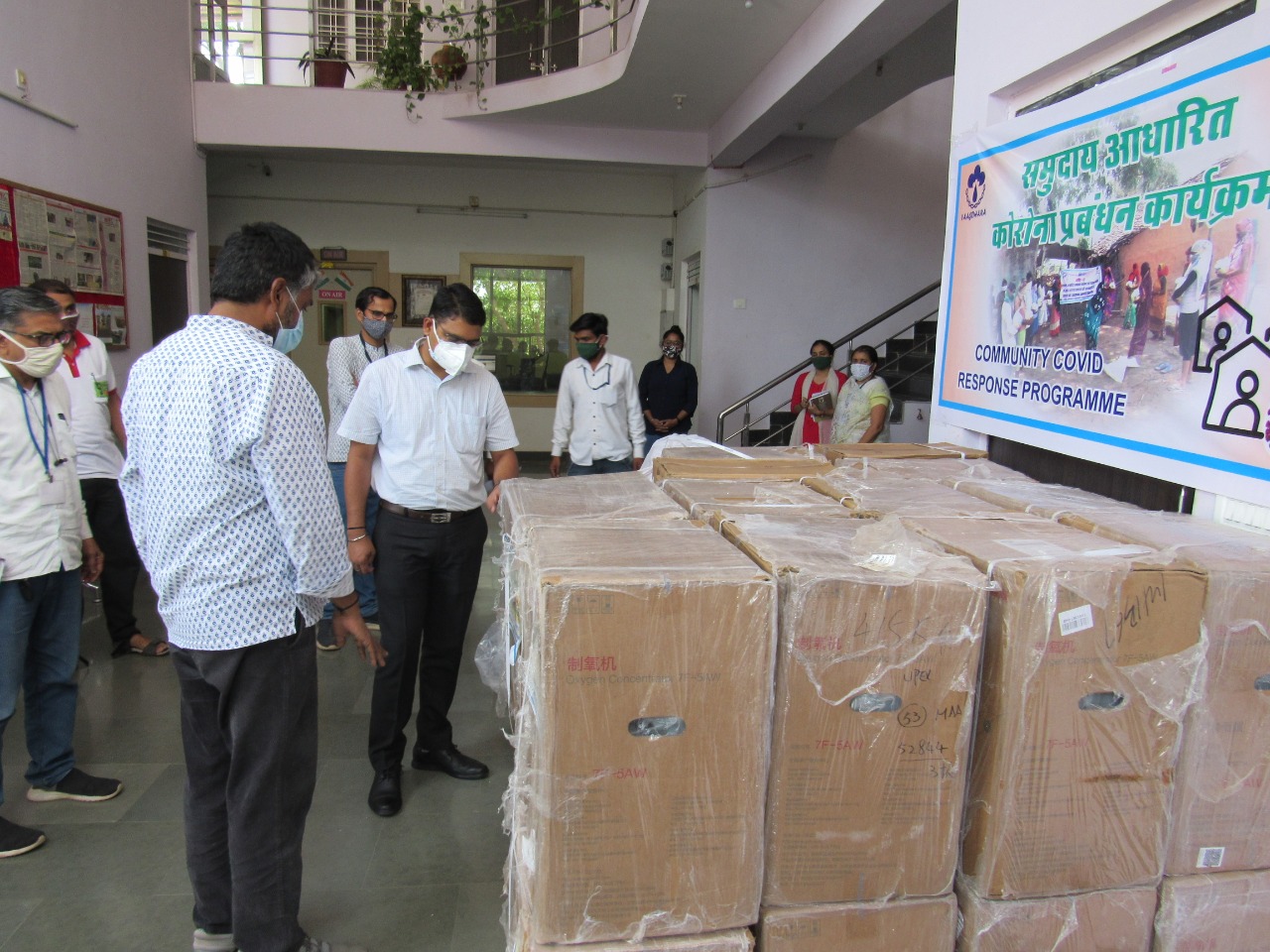 media-vaagdhara-donated-oxygen-concentrator-collector-banswara-new