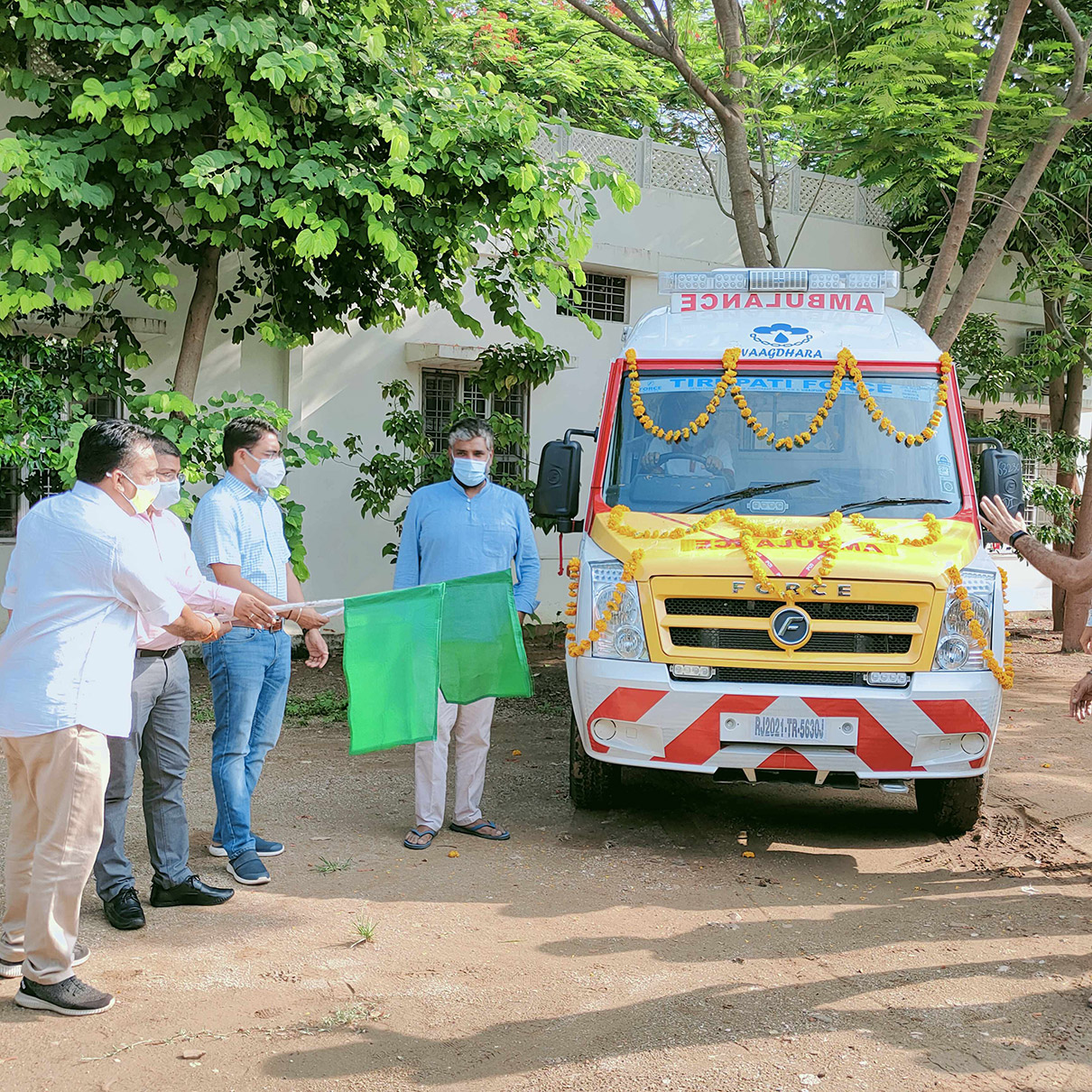 vaagdhara-ambulance-service-for-community-1