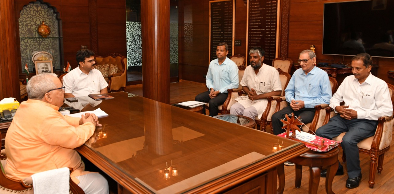 swaraj-sandesh-sanwad-padyatra-governor-meeting1